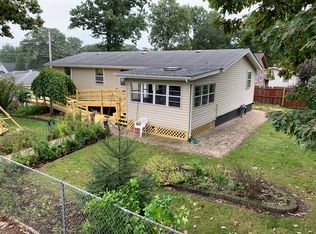 1301 North Ave, Aurora, IL 60505