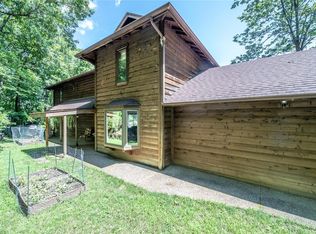 1532 Wolf Trail Rd, Ballwin, MO 63021