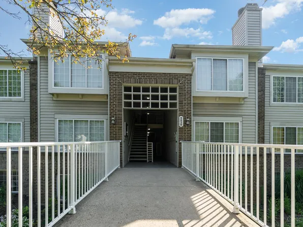 9830 Regatta Dr Unit 103, Colerain Twp, OH 45252