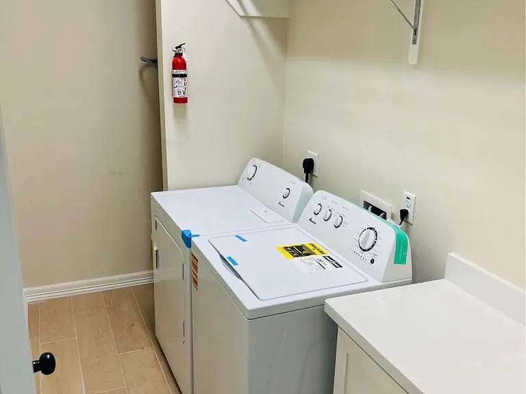 2108 Cassandra St #4 — Photo 3