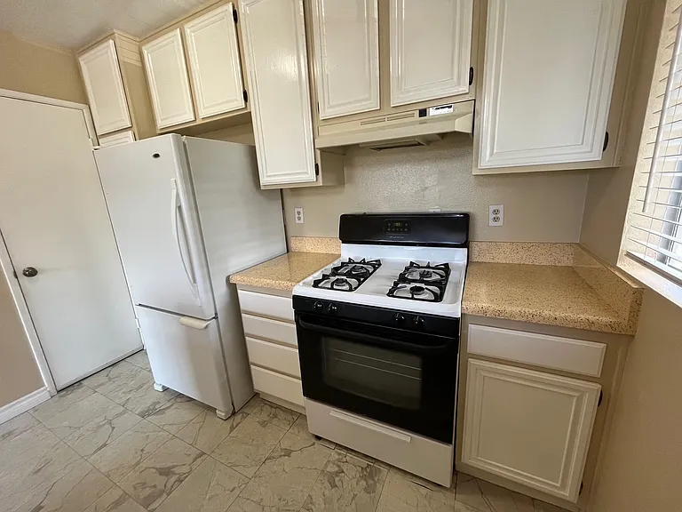 2918 Luciernaga St #202 — Photo 3