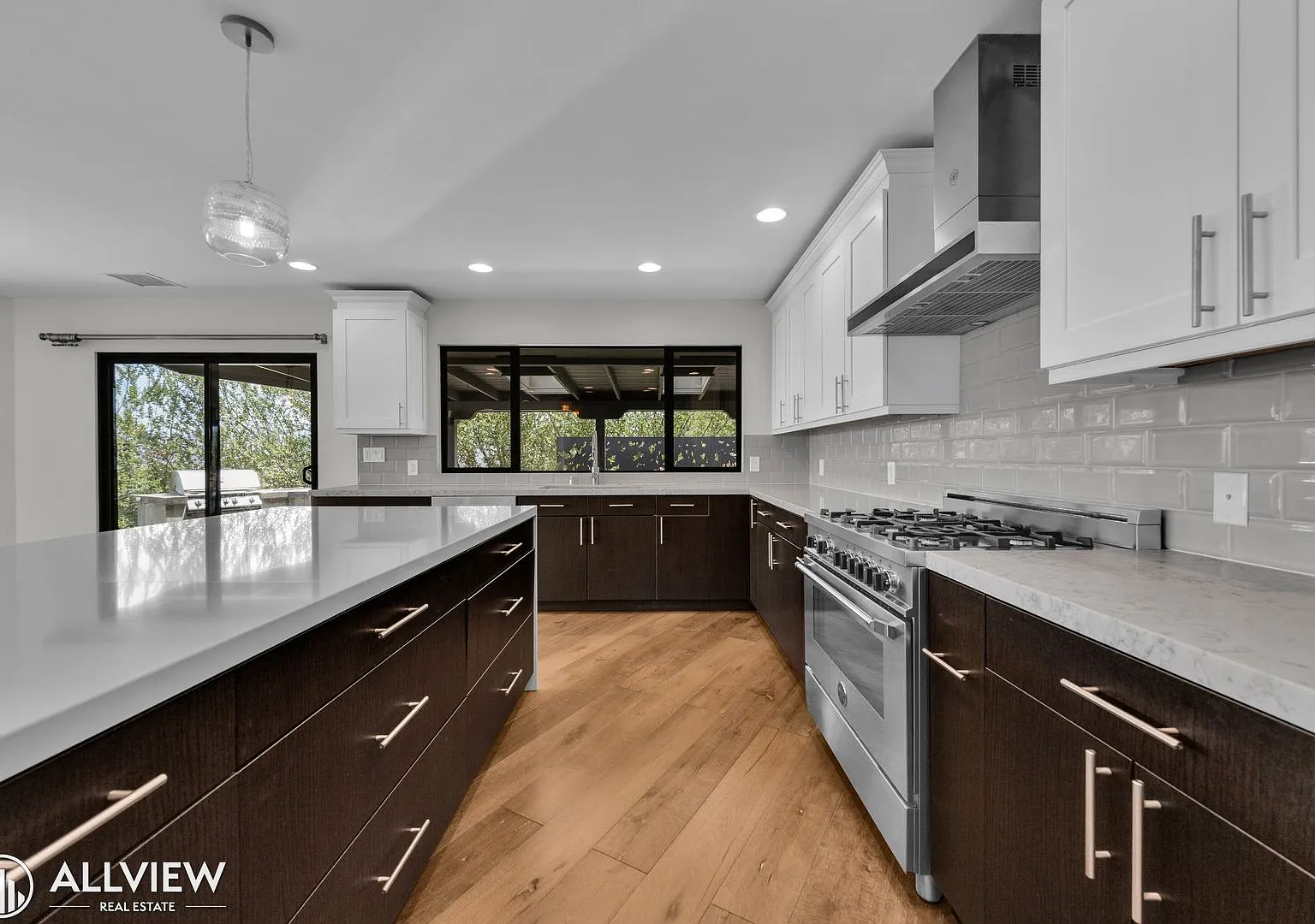 Stunning 4 Bed Poway Home with Views, Pool & Outdoor Oasis — Photo 2