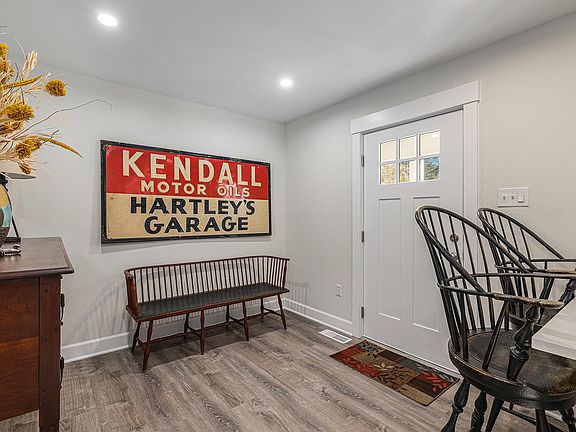Front entrance foyer
