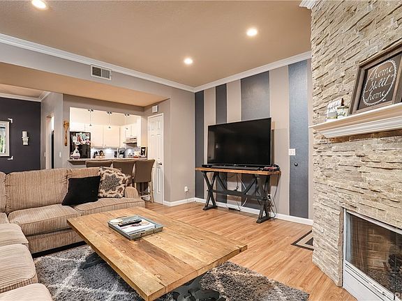 4th image of 24121 Del Monte Dr Unit 127