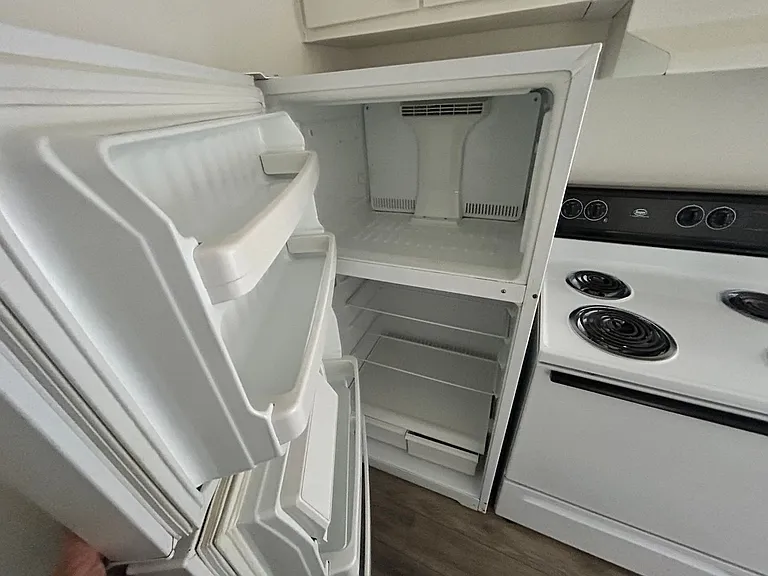 610 E Pine St — Photo 13