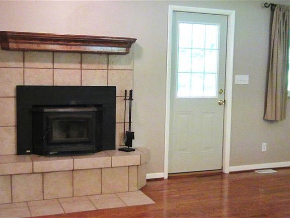 4th image of 477 Blossom Ln