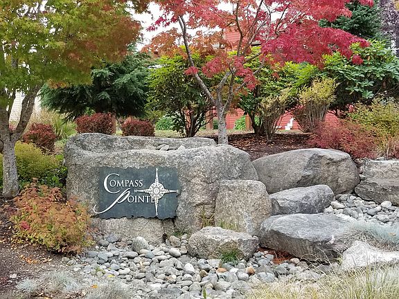 2nd image of 22633 NE Alder Crest Dr Unit 202