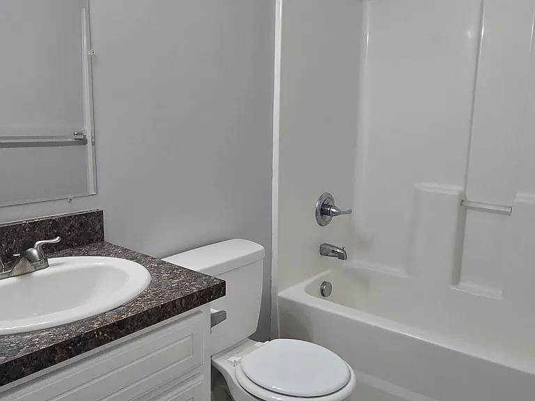 1107 Meadow St S — Photo 6