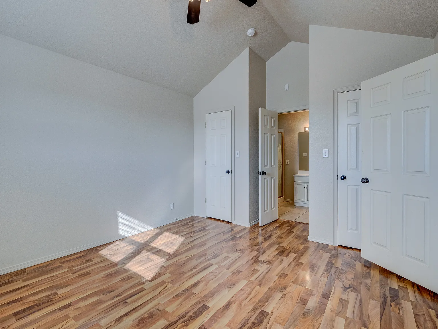 1 bed, 500 sqft, $950 — Photo 2