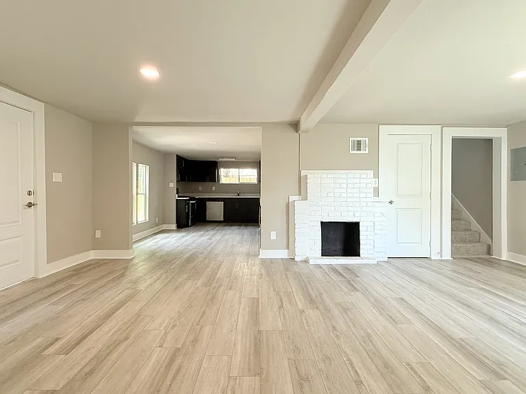 312 Avondale Ave — Photo 5