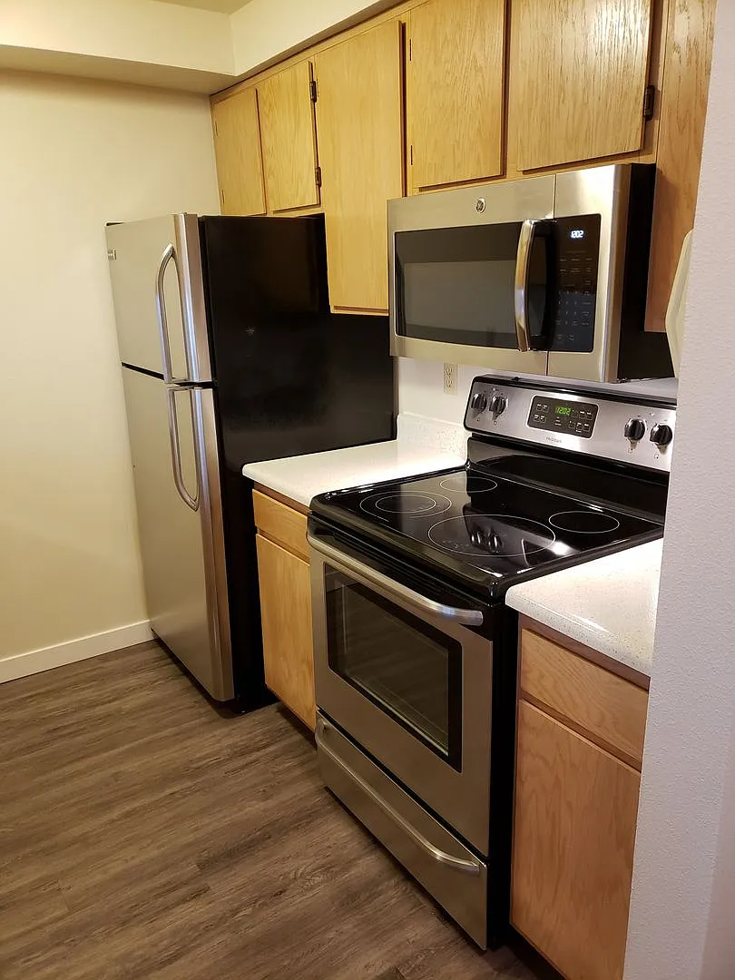 Watermarke Apts. — Photo 2