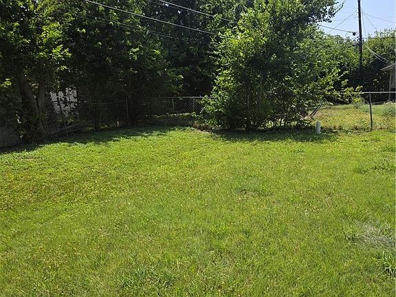 4th image of 2719 Terrace Dr