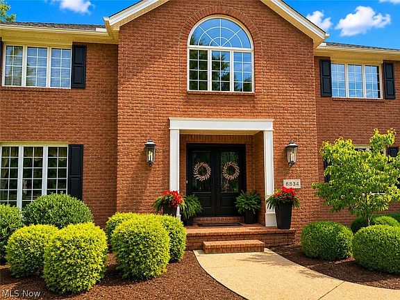 2nd image of 6834 Harbor Dr NW