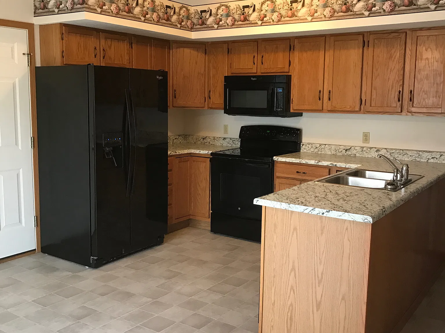 3 bed, 2.5 bath, $1,400 — Photo 3