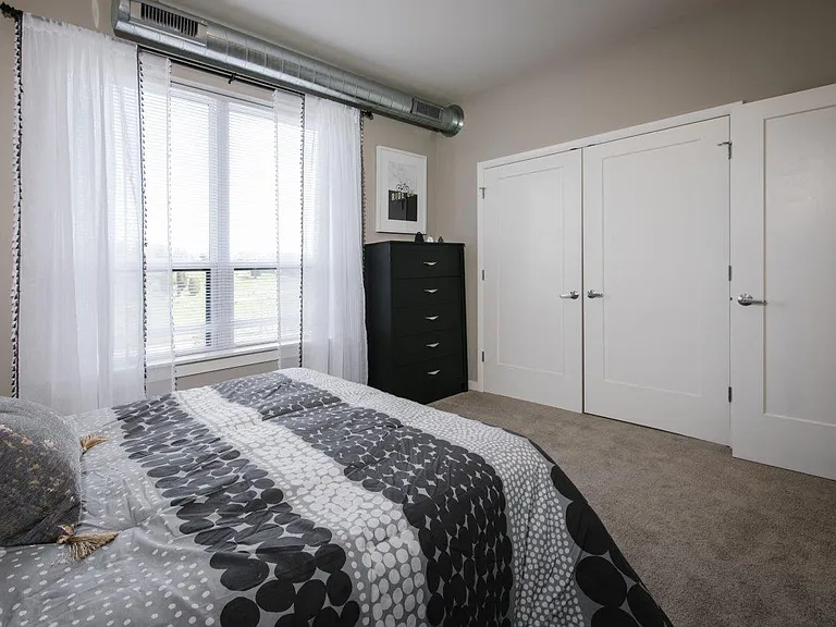 Park West 205 Apartment Homes — Photo 10