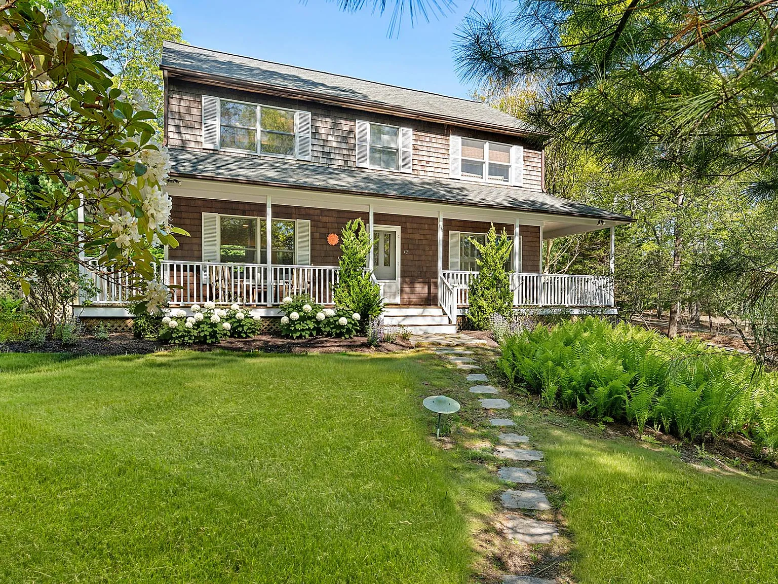 East Hampton Oasis — Photo 4