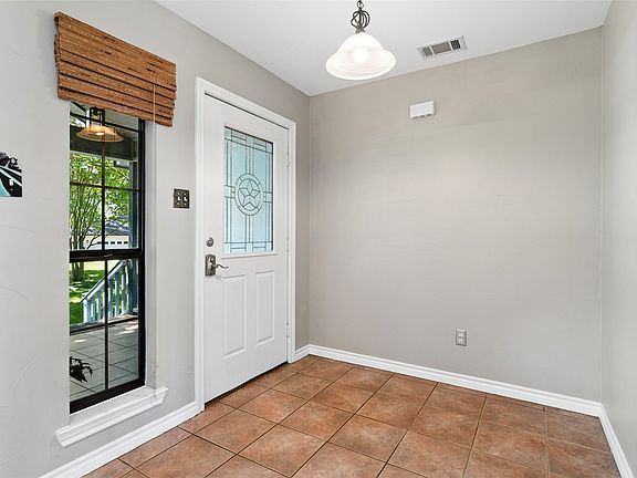 4th image of 118 Lancelot Dr