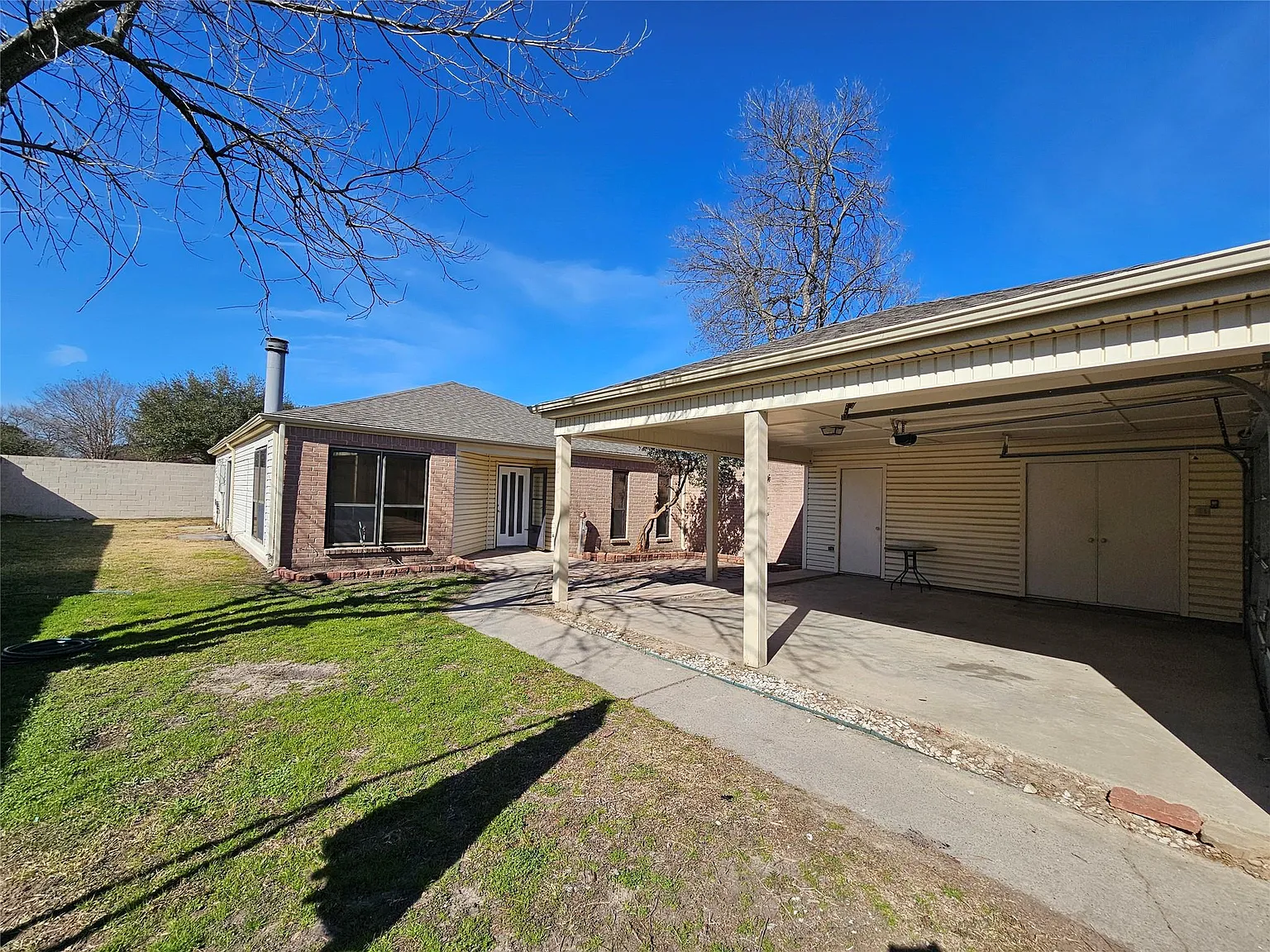 3 bed, 2.0 bath, 1446 sqft, $1,800 — Photo 3
