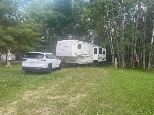 2153 Dukes Ct #26-27, Gladwin, MI 48624