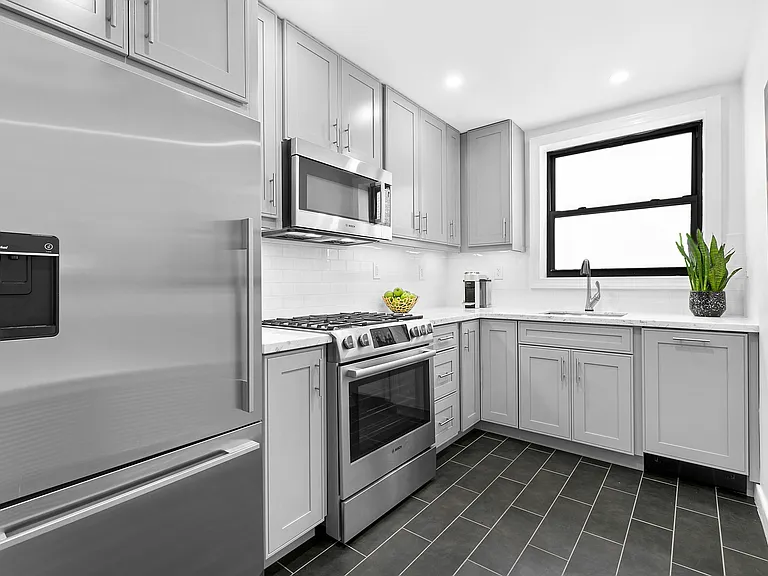 165 Christopher St #6Y — Photo 5
