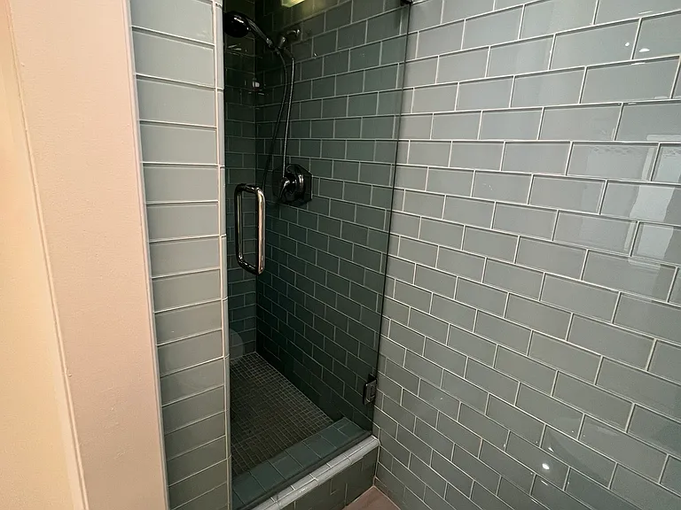 1331 Roxbury Dr #2 — Photo 20