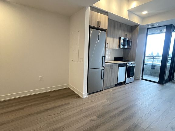 4th image of 758 Dovercourt Rd #608