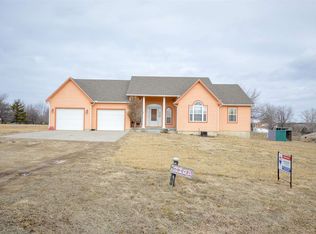 3304 Eagle Ridge Rd, Milford, KS 66514