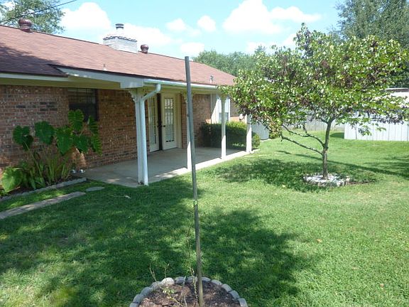 2nd image of 749 Southwood Dr