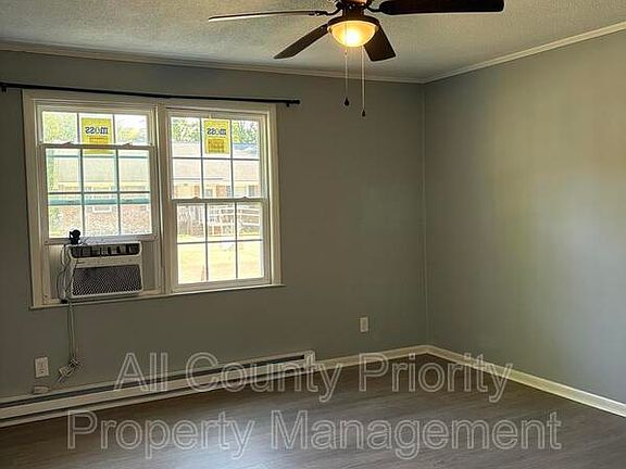 3rd image of 1706 Carolina St E #A