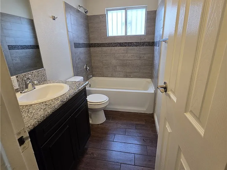 2626 Lynnwood St #2 — Photo 6