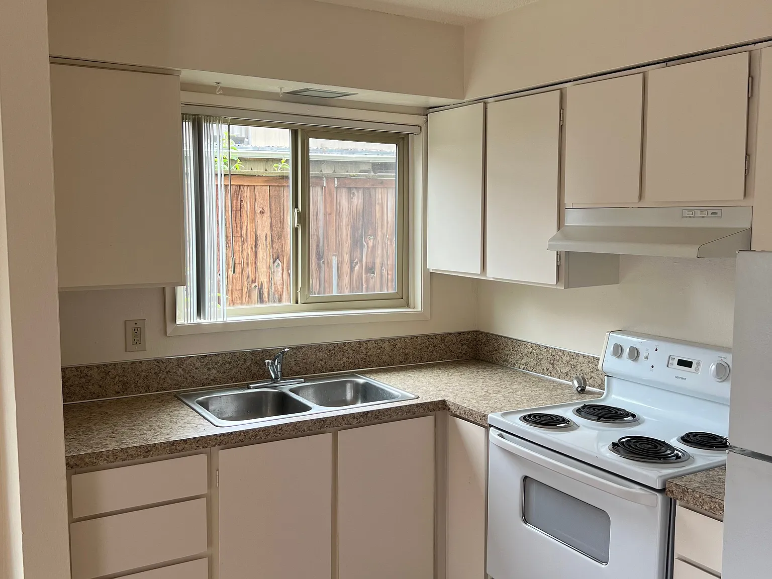 3933 SE Francis St — Photo 4