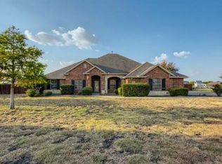 5811 Jennifer Ln, Midlothian, TX 76065