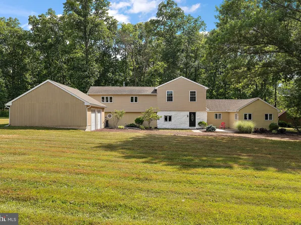 250 Stahl Rd, Harleysville, PA 19438