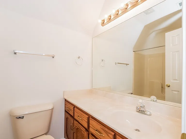 2227 Linda Shore Dr — Photo 3