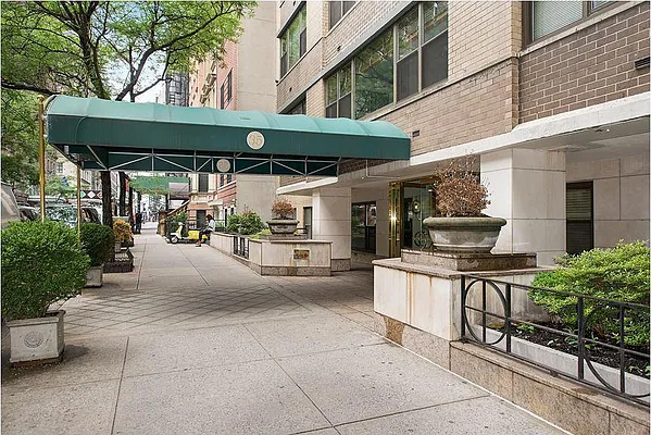 Rented by NY Living Solutions | media 10