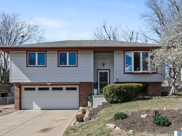 5710 Dogwood Dr, Lincoln, NE 68516