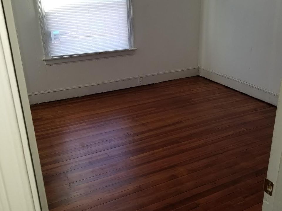 2nd image of 19 Carroll St #1