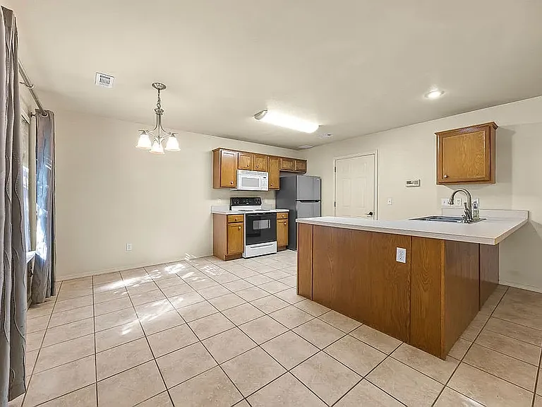 2351 W Skyler Dr — Photo 8
