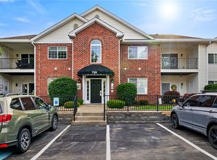 750 Hidden Ridge Ct APT 301, South Park, PA 15129
