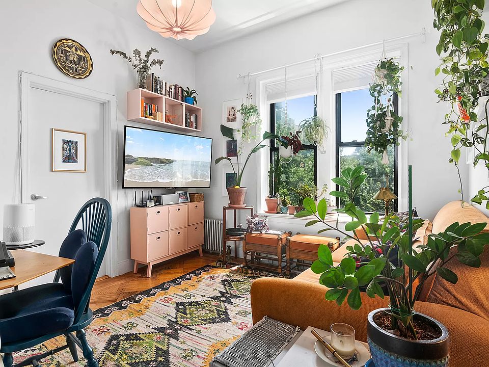 1st image of 467 Pacific St APT 24