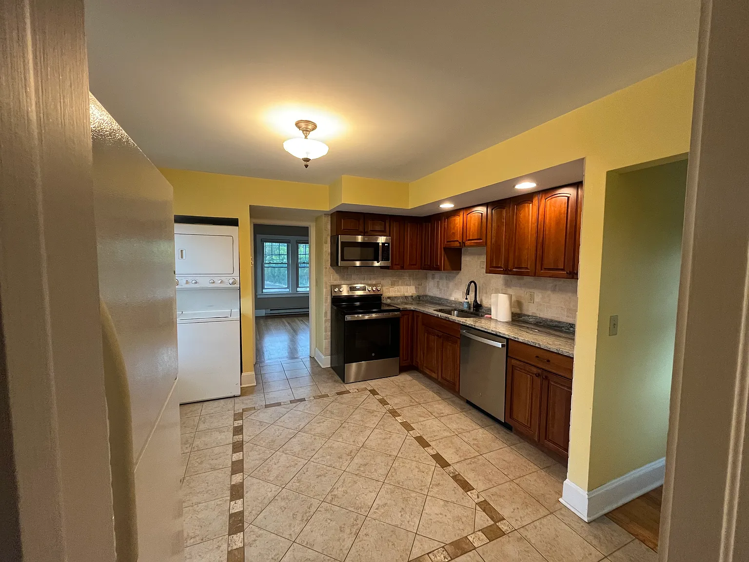 2 bed, 1100 sqft, $2,500 — Photo 3
