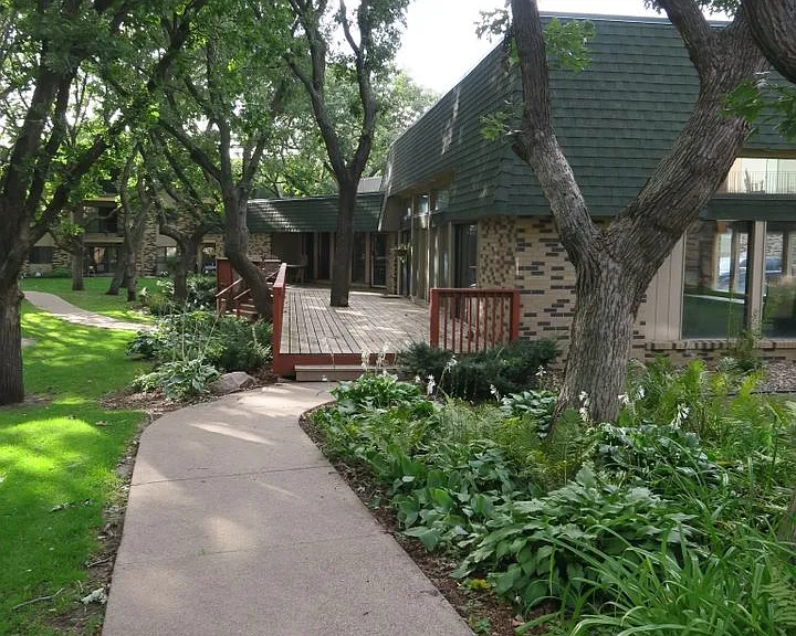 Garden Oaks Apartments — Photo 10