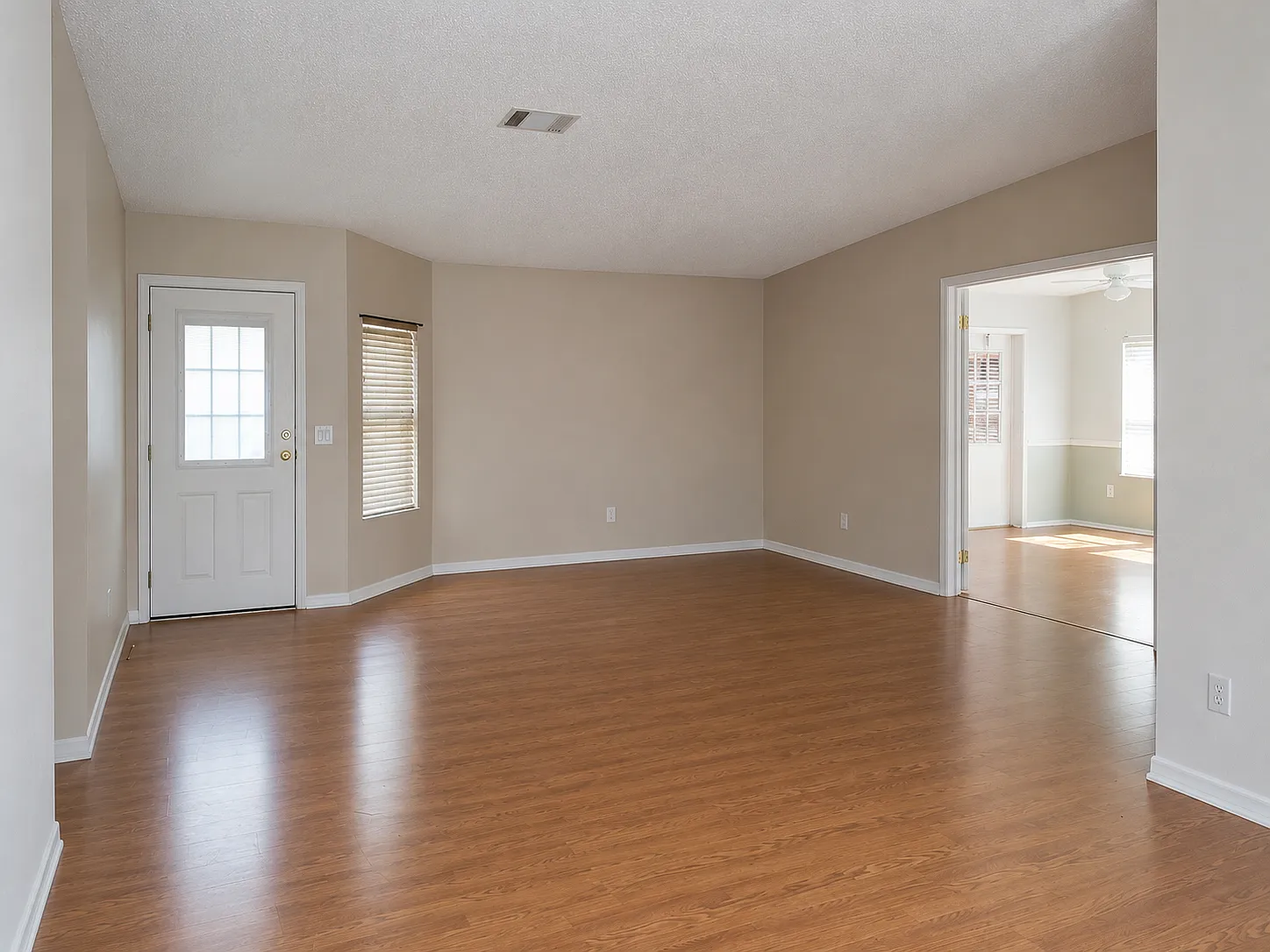 2 bed, 1988 sqft, $1,795 — Photo 3