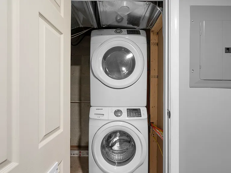 1029 Regina Dr — Photo 23