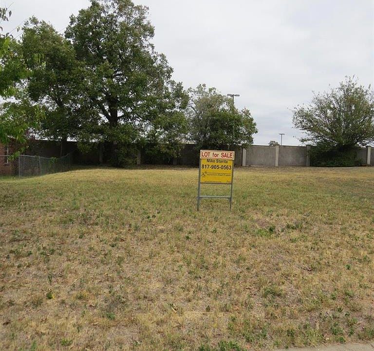 1st image of 3013 E 12th St Lot 4