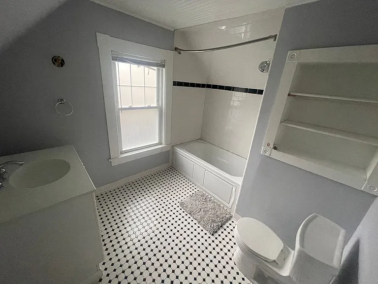 202 Central Ave — Photo 12