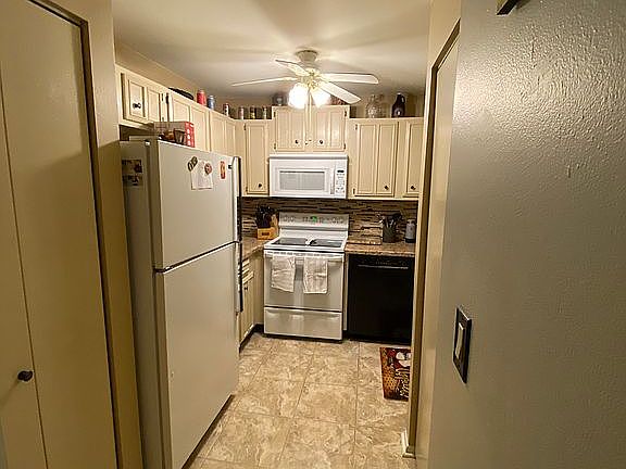 5th image of 6100 W Stonehedge Dr APT 225