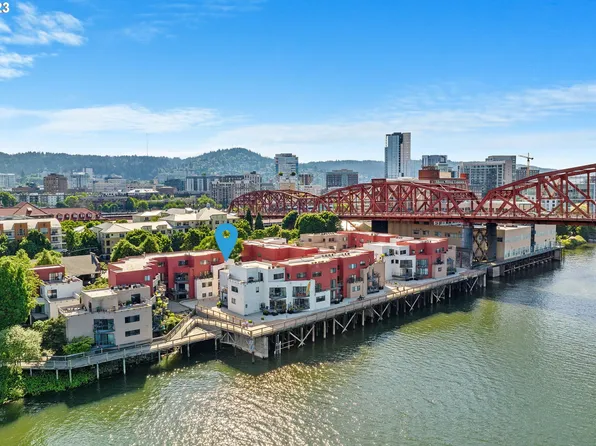 940 NW Naito Pkwy, Portland, OR 97209