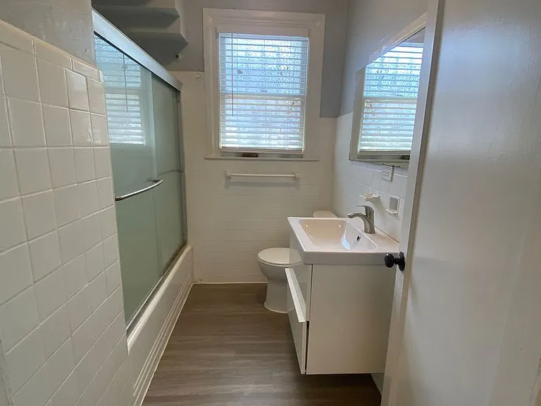 1003 E Columbus Dr — Photo 3