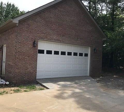 5th image of 294 Fox Chase Cir
